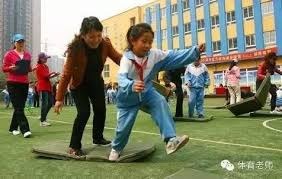 能防守能传球，但快船后场铁闸的投射能力真是太拖累进攻空间了？